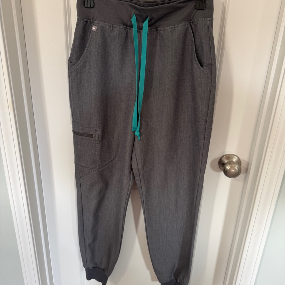 Figs women’s High Waisted Zamora Jogger Scrub Pants Graphite size Small